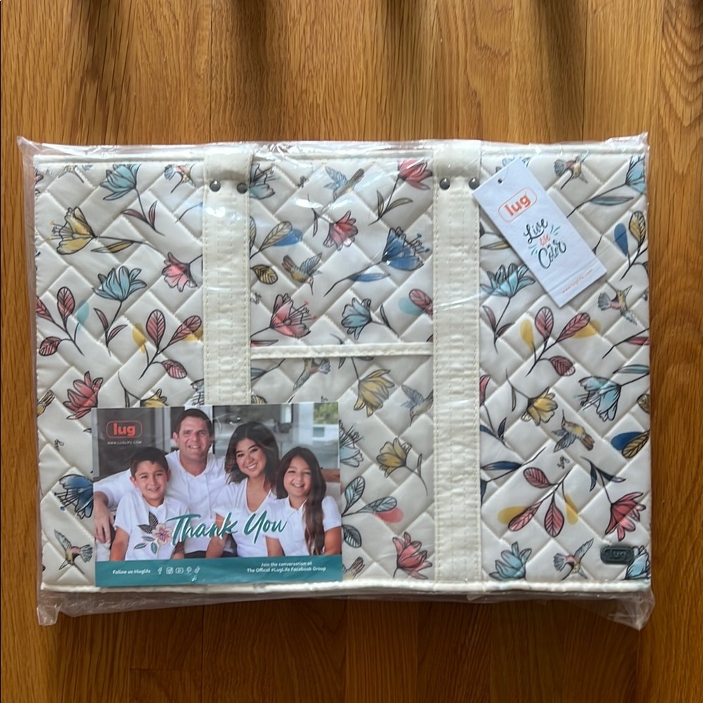 NWT Lug Gallop XL Collapsible Carry-All Tote in Hummingbird Floral